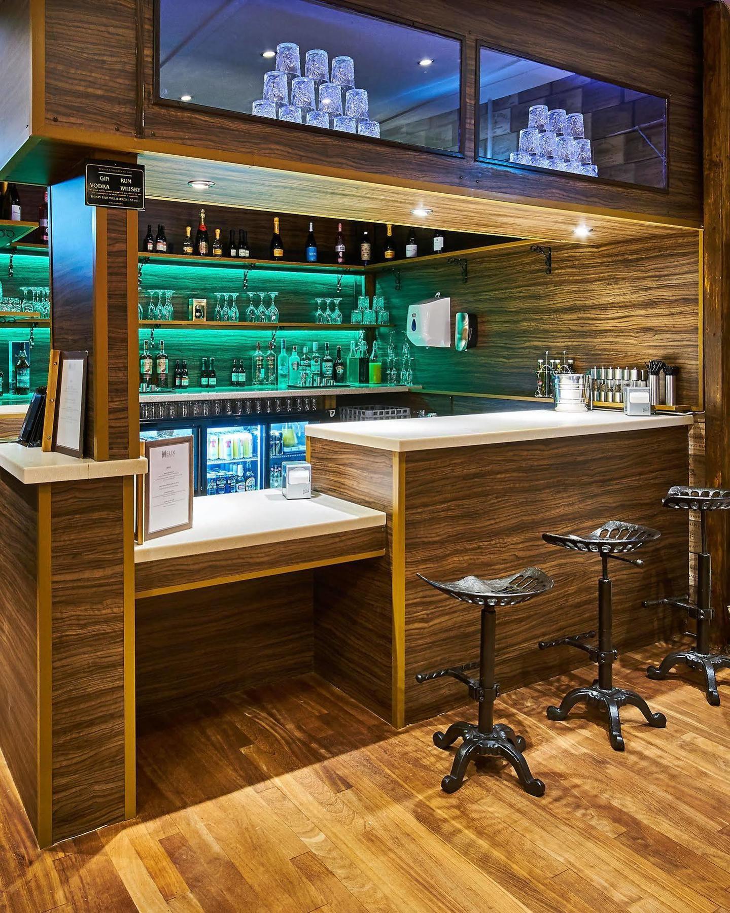 Helix Hotel Грейнджмут Экстерьер фото